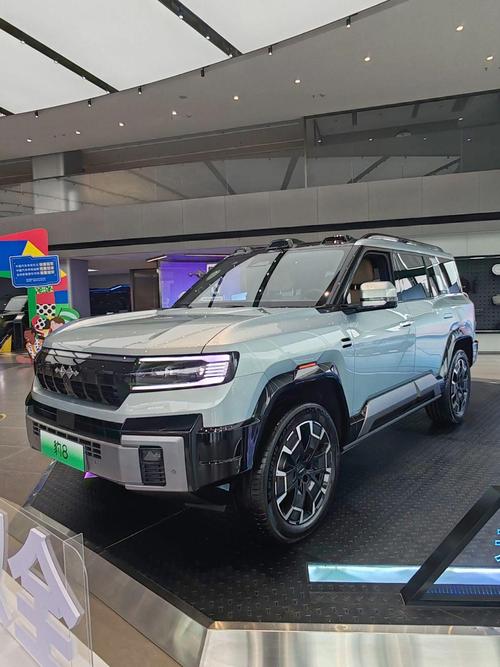 深圳331比亚迪方程豹硬派越野的爆款，英菲尼迪35周年与你共成长